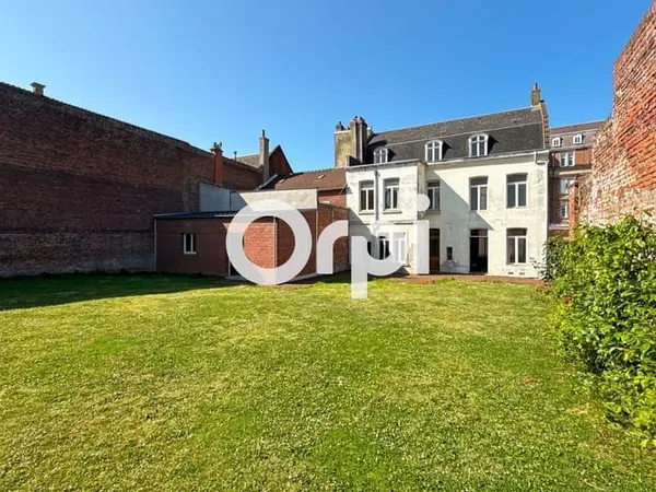 Maison 6 pièces 246 m²