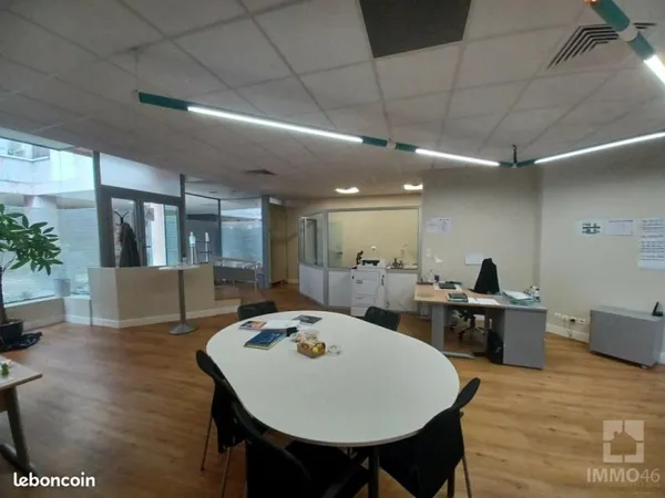 Service bureaux 106 m²