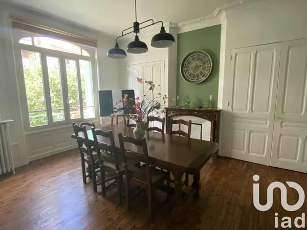 Maison 7 pièces 220 m²