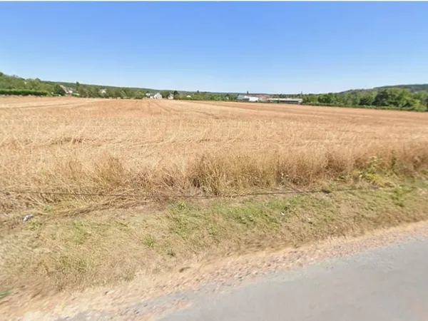 Terrain à bâtir de 700 m² à MARCILLY-SUR-EURE (27)