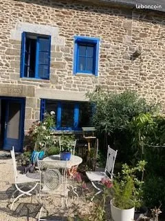 Grande chambre de charme meublée 25 m² avec bureau - dans demeure de caractère - Vallée de la Rance 