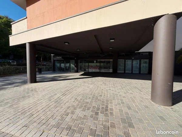 Local commercial 75 m2