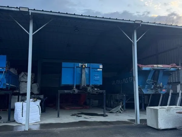 Box hangar local garde meuble
