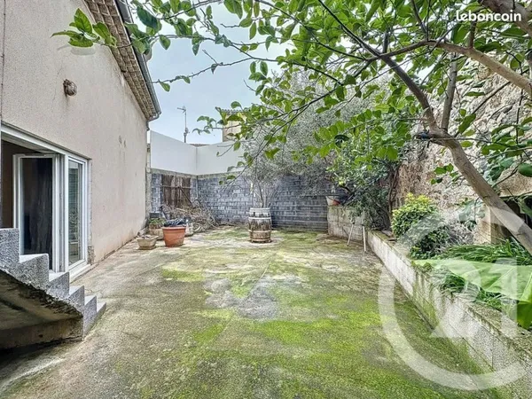 Maison de ville 4 pièces +terrasse et garages agde