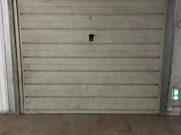 Garage/box 13 m² Bron