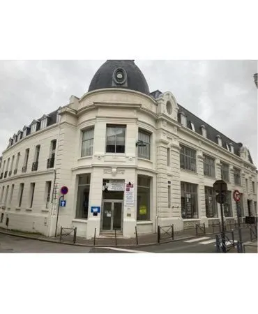 Bel appartement f2 60 Metres carré dans immeuble de standing plein centre
