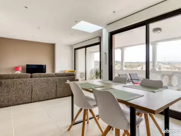 Appartement F3, refait à neuf, Terrasse vue cité