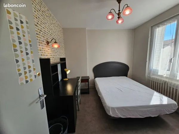 A) 1 chbr libre fin avril Coloc 4 chambres Poitiers ouest, jardin ,Pkg gratuit, S/sol, impasse calme