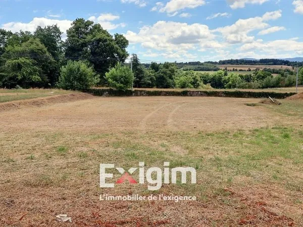 Terrain constructible de 982m² - ROIFFIEUX