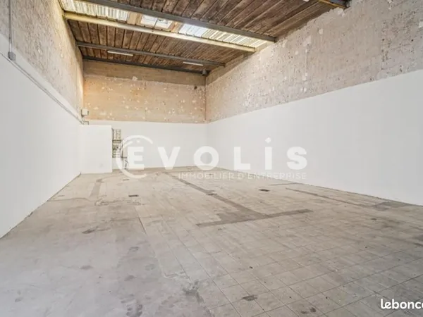 Local d'activité 127 m²