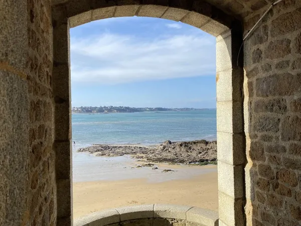 Loue appartement calme et ensoleillé