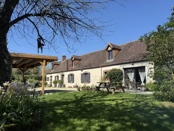 LONGERE RENOVEE 4 CHAMBRES PROCHE LA FERTE-BERNARD