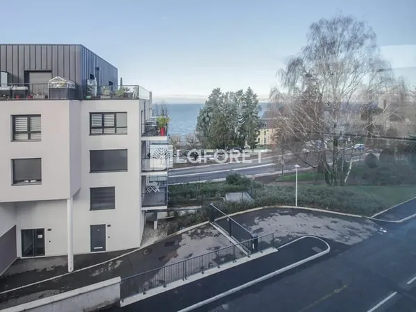 Local commercial Evian Les Bains 147m2 vUE LAC