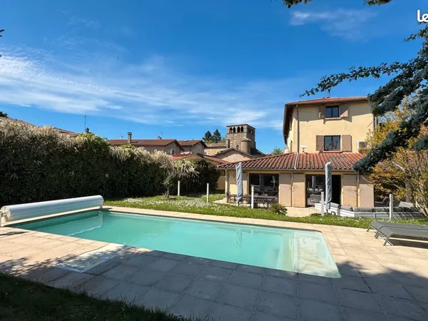 Maison 9 pièces 250 m²