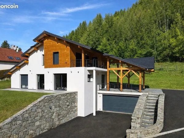 Maison 9 pièces 275 m²
