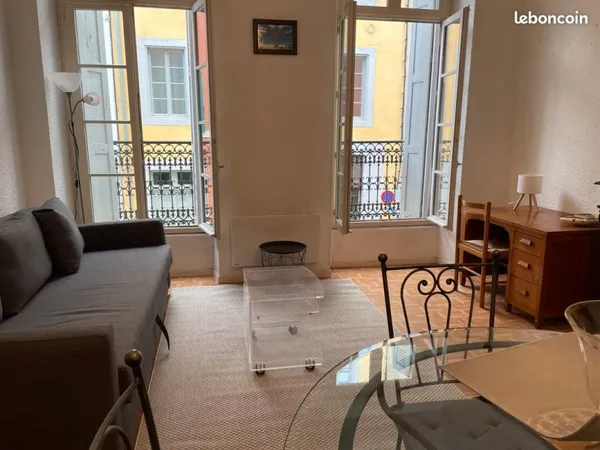 Loue beau T2 meublé proche place Carnot