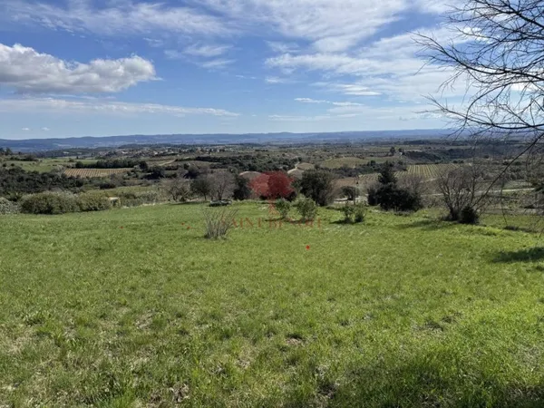 Terrain 822 m²