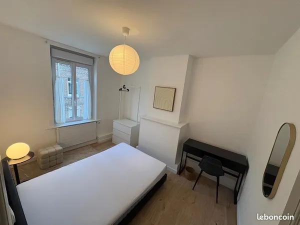 🛏️ Chambre équipée dans maison rénovée - Lille Fives - charges incluses Maison rénovée · Quartier ca
