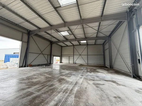 Local 337 m² HILLION
