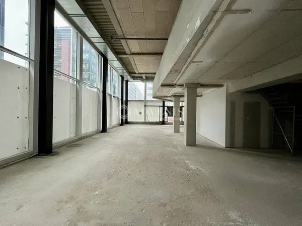 Local commercial 948 m²
