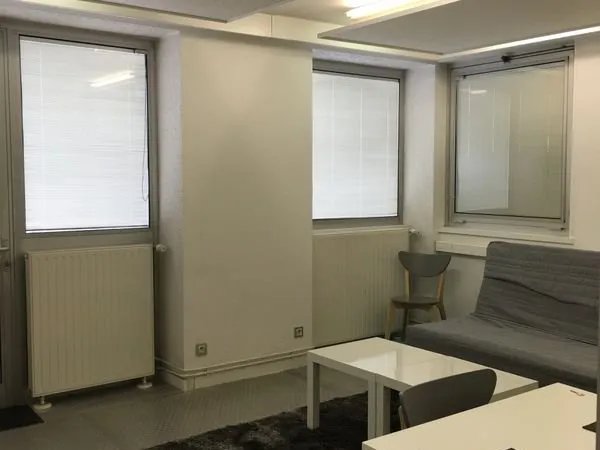 TOUTES CHARGES COMPRISES: Appartement T2 meublé ——— 32m2 ----- toutes charges comprises ----- Paray 