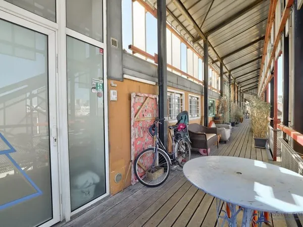 Loft - Quartier Pierre et Marie Curie - Ivry Sur Seine 5 pièce(s) 164.76 m2