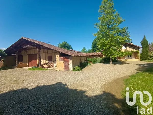 Maison 10 pièces 310 m²