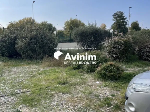 Local d’activité et entrepôt Location Aix-en-Provence   800€