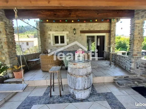 Propriété 9 pièces 213 m²