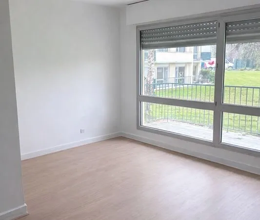 Location F2 38m2 - 850 CC