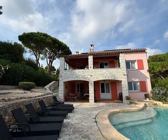 Villa - 350m ²