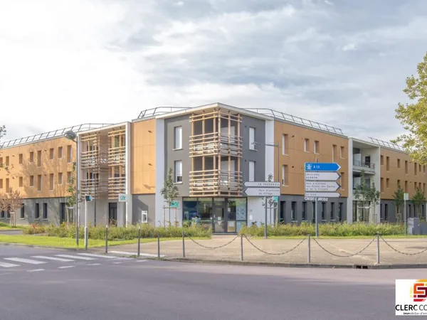 Local commercial 173 m²