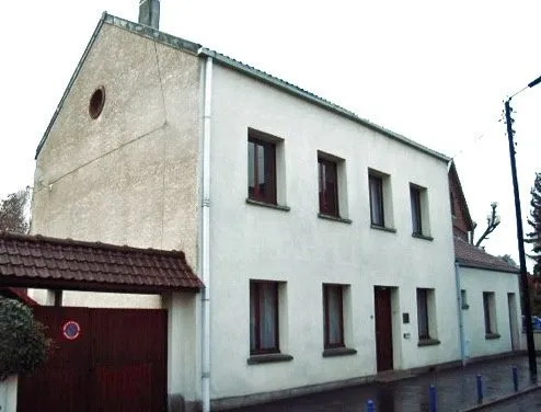 Spacieuse Maison Individuelle Proche Commodités, Ecole et Co