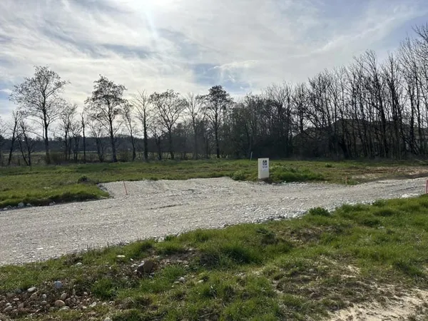 ! FRAIS DE NOTAIRE OFFERT !Maison neuve à bâtir sur terrain de 524 m² viabilisé à VALENCE