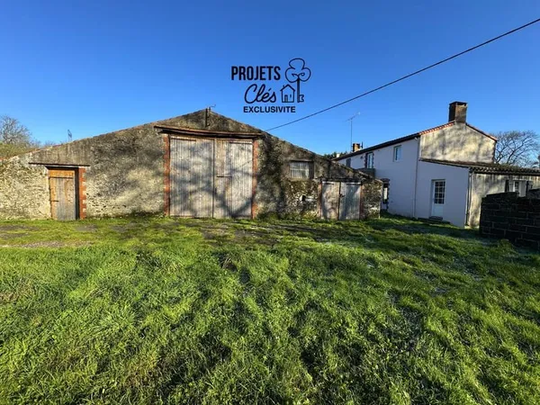 Maison en Pierre à Rénover avec Grange transformable de 250 m2 - Secteur Calme à 5 min d'Aizenay