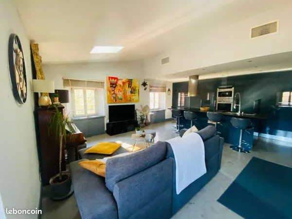 Duplex en dernier étage entièrement rénové