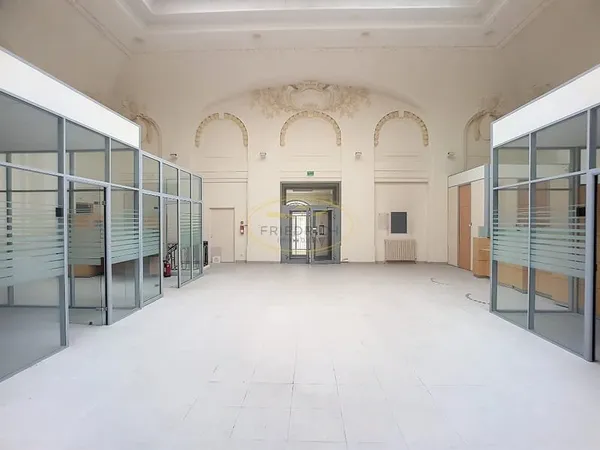 Local commercial 405 m²