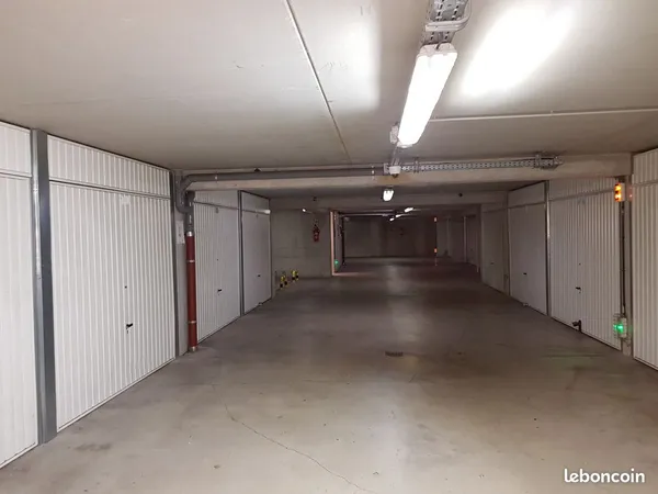 Box fermé 15 m²