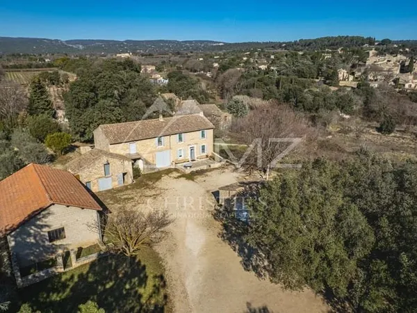 Gordes - Authentique mas Xixe à rénover avec vue dominante