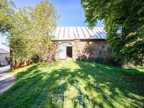 Grange de caractère à réhabiliter et son parc arboré