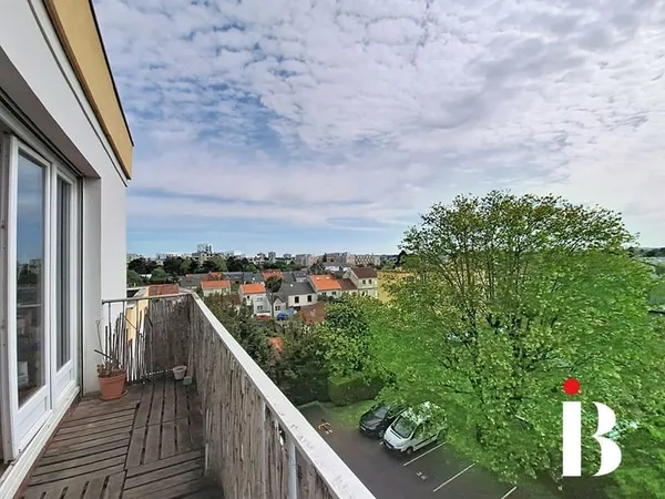 NANTES LONGCHAMP Dernier étage avec balcon et garage