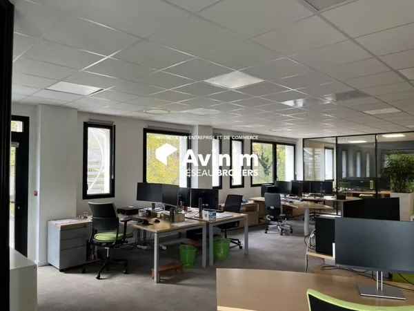 Bureaux 374 m²