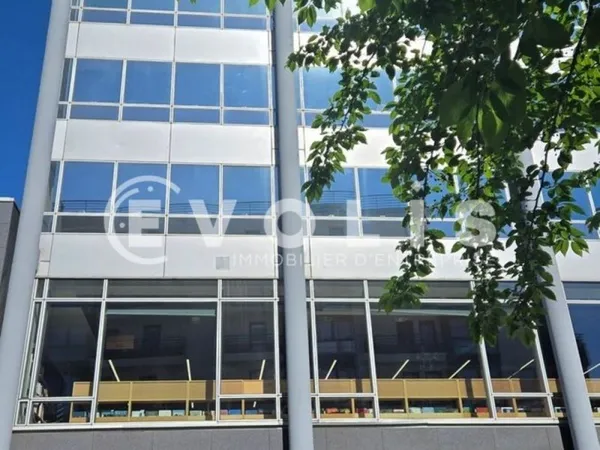 Bureaux - A LOUER - 1 842 m² divisibles à partir de 614 m²