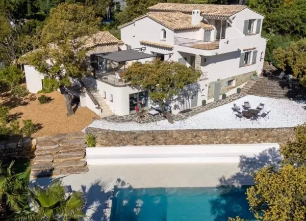 Vends maison 230m² vue mer Saint-Tropez Golf de Beauvallon
