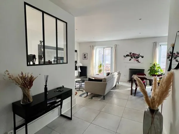Appartement 4 pièces meublé de 113 m² - Centre-ville de Voiron