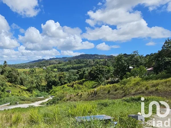 Terrain 592 m²