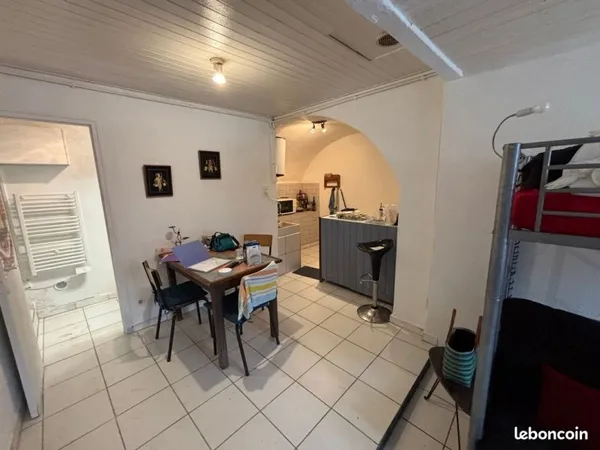 Studio 25 m² CAHORS