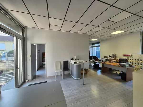 Local d'activité Billere 275 m2