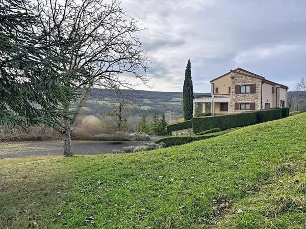 Villa sur les hauteurs
