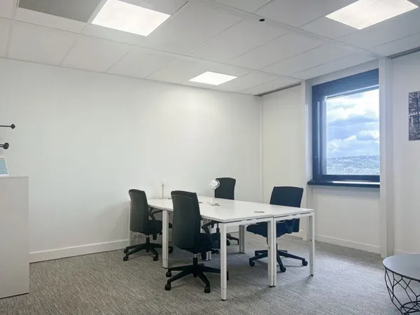 Accès tout inclus à des espaces de bureau professionnels pour 5 personnes à Rueil Malmaison Plaine G